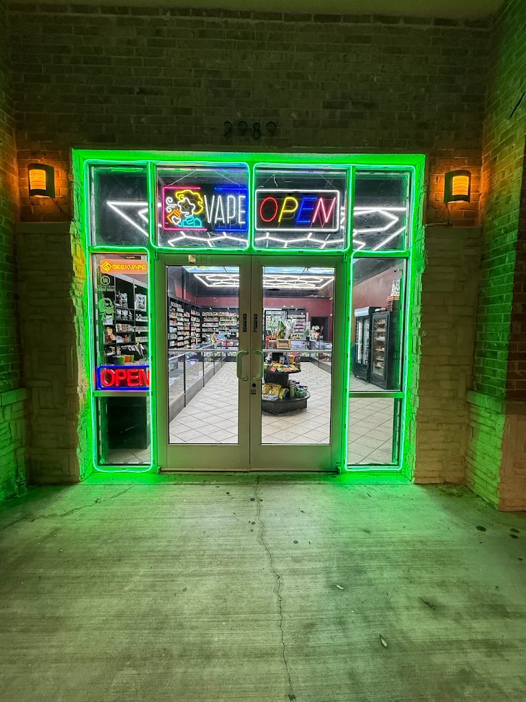 Front exterior of the smoke shop